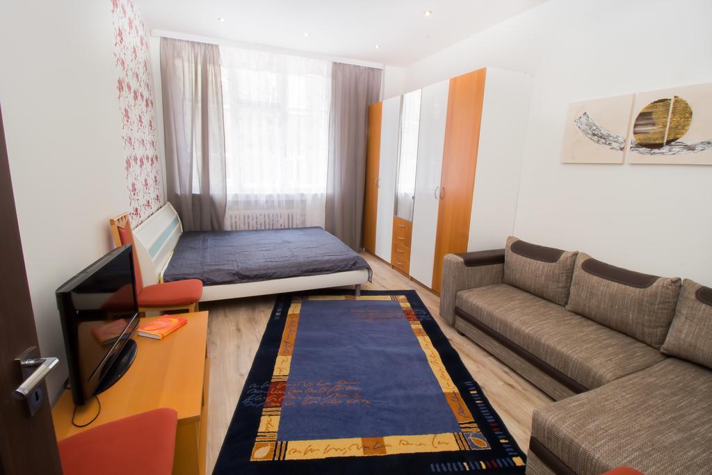 Apartment Ve Smeckach With A Big Terrace Πράγα Εξωτερικό φωτογραφία
