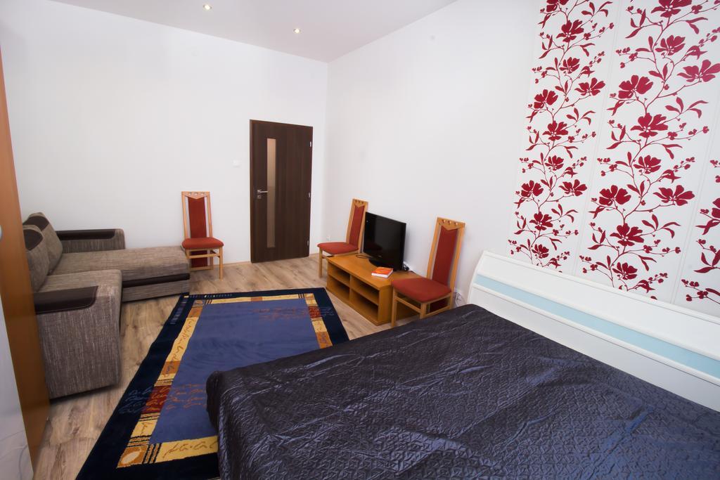 Apartment Ve Smeckach With A Big Terrace Πράγα Εξωτερικό φωτογραφία